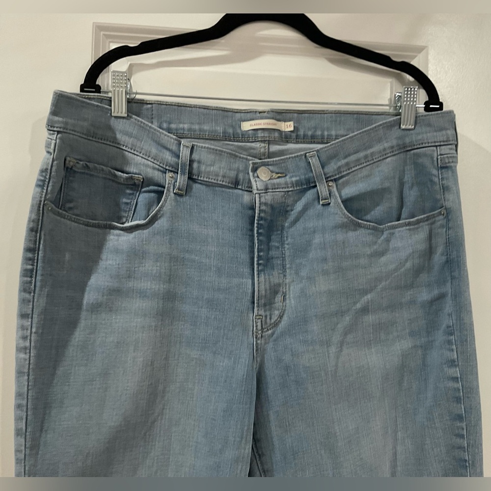 Levi's Women's Classic Straight Fit Stretch Plus Jeans